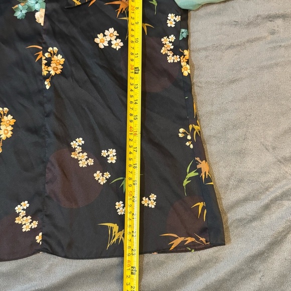 Zara Black Floral Ruffled Blouse

#1102 - Picture 3 of 7